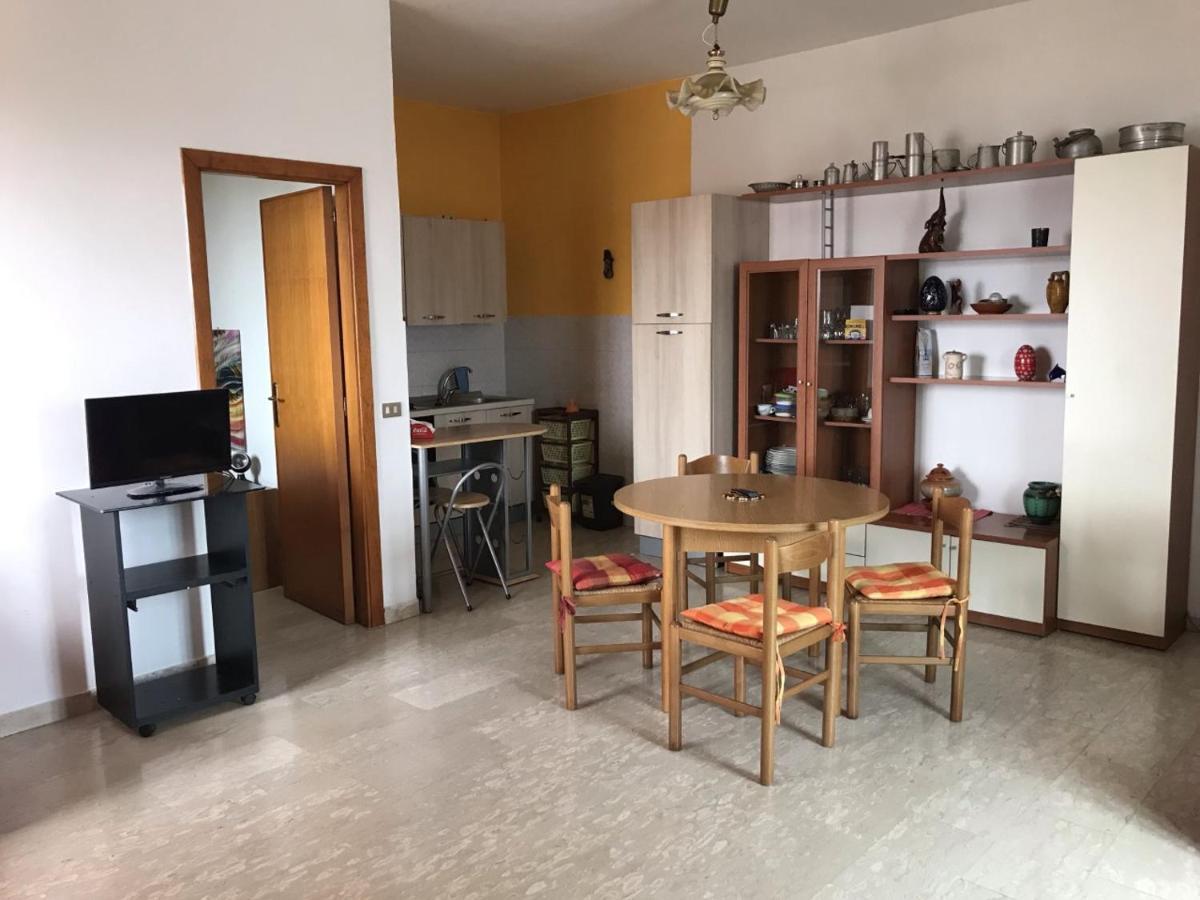 Апартаменты 90Ss Apartament Реджо-ди-Калабрия Экстерьер фото